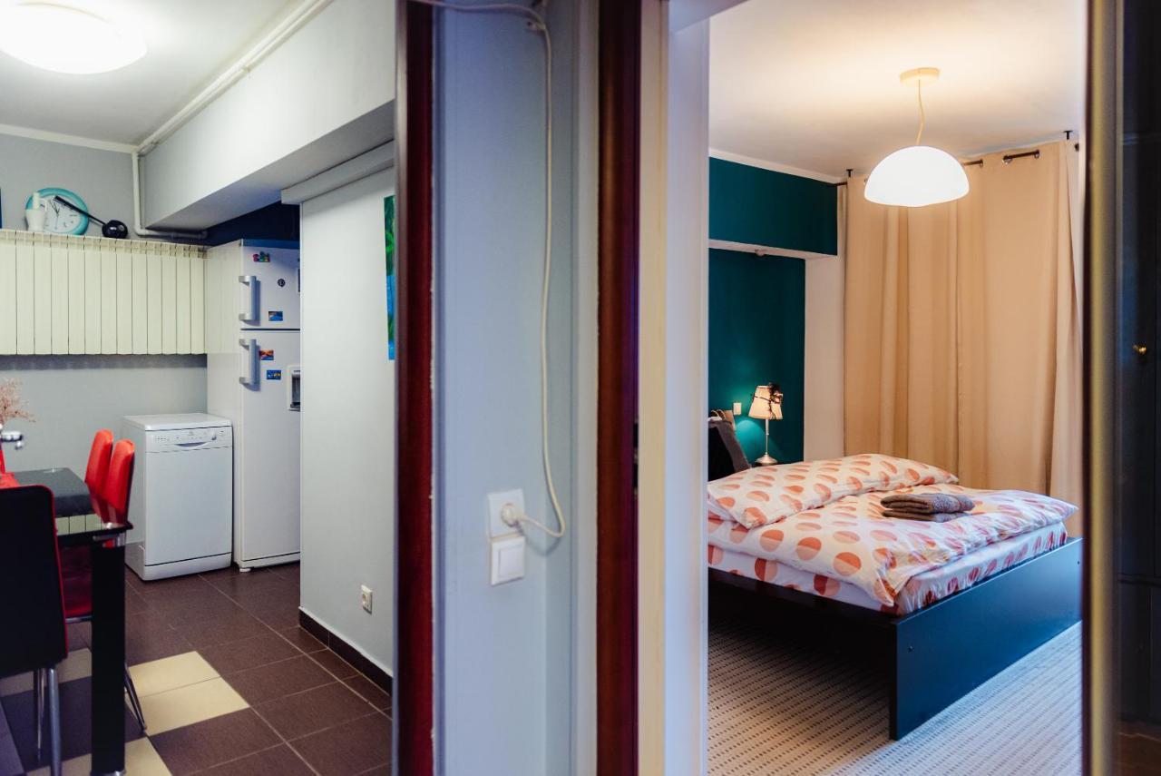 Comfy Apartment With Private Parking And Netflix 布加勒斯特 外观 照片